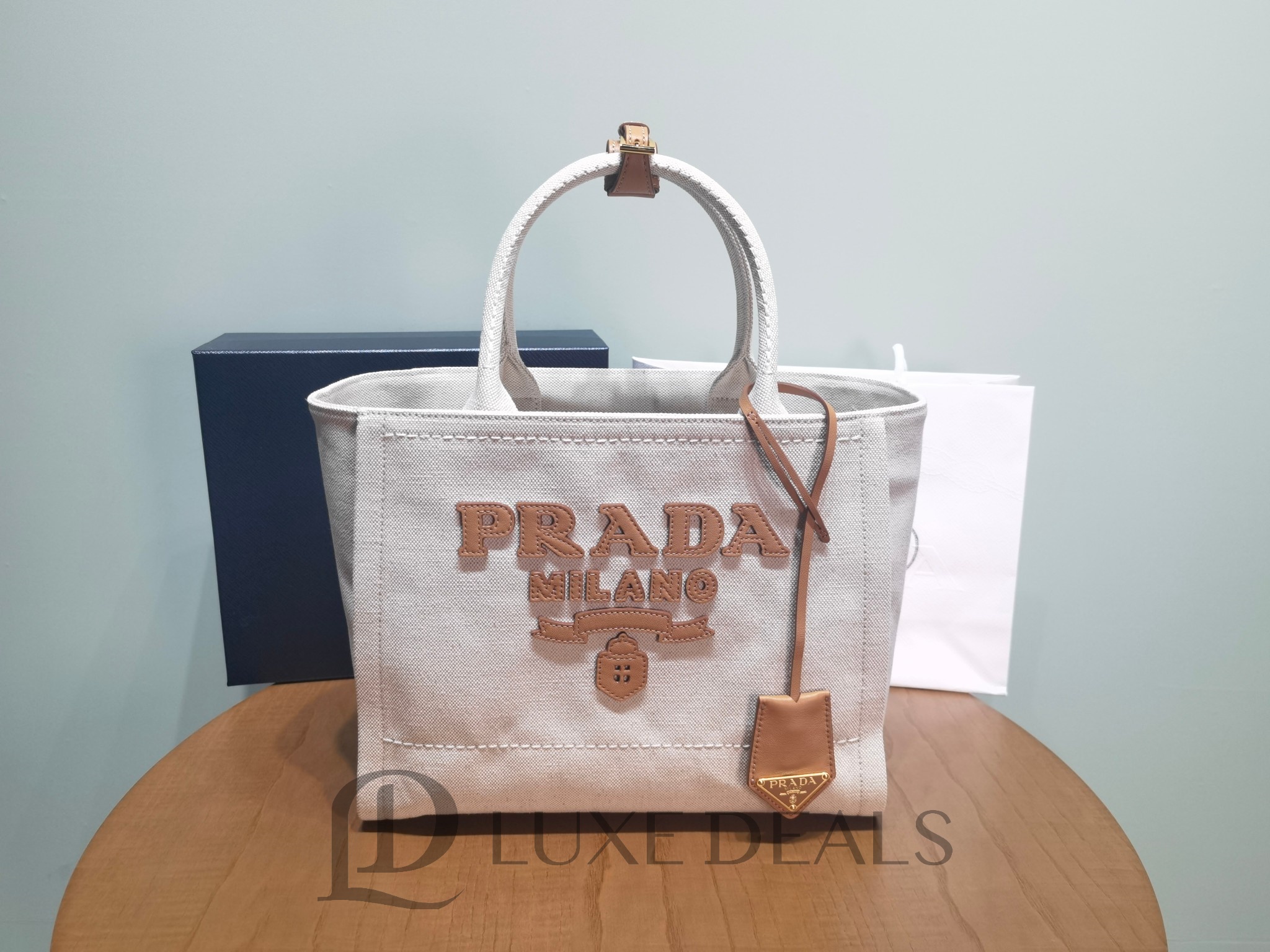 PRADA_BRAND-TYPOGRAPHY_L